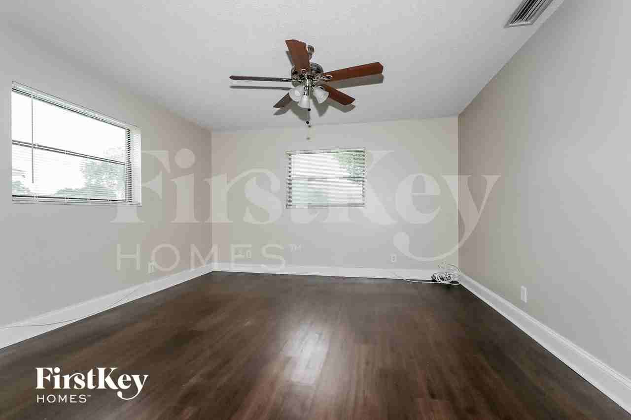 11472 Sanderling Dr - Photo 7 of 15