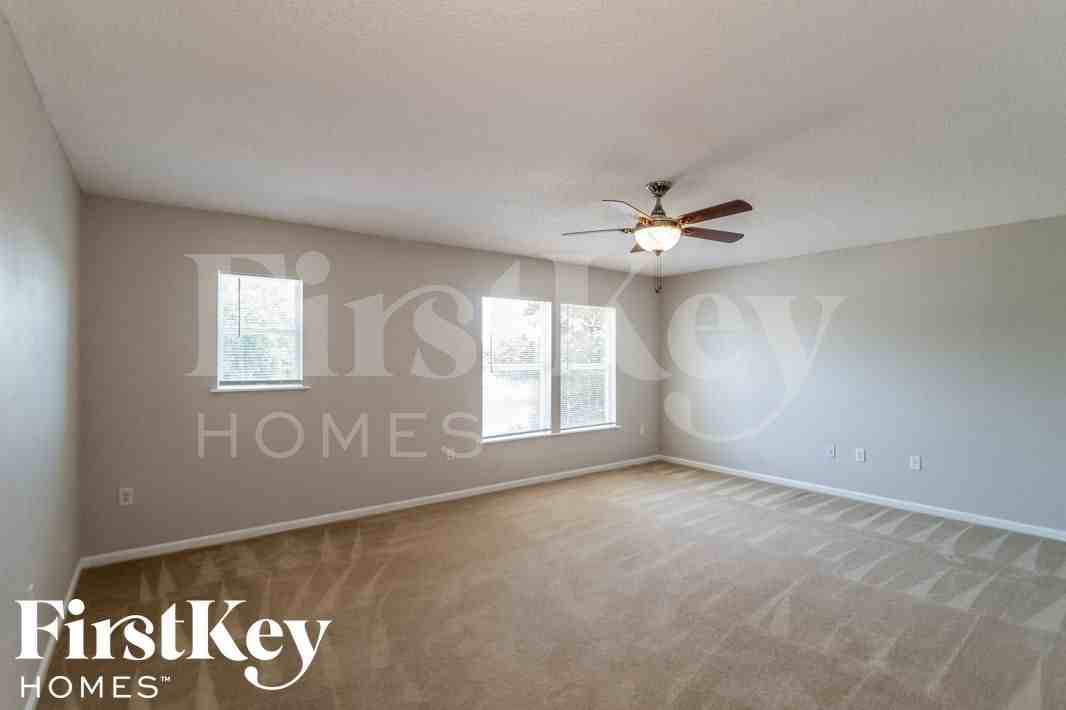 1043 Sunray Ct - Photo 3 of 15