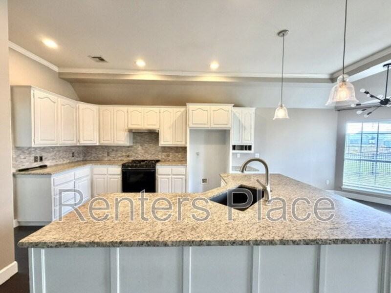 3827 W Canton St - Photo 7 of 23