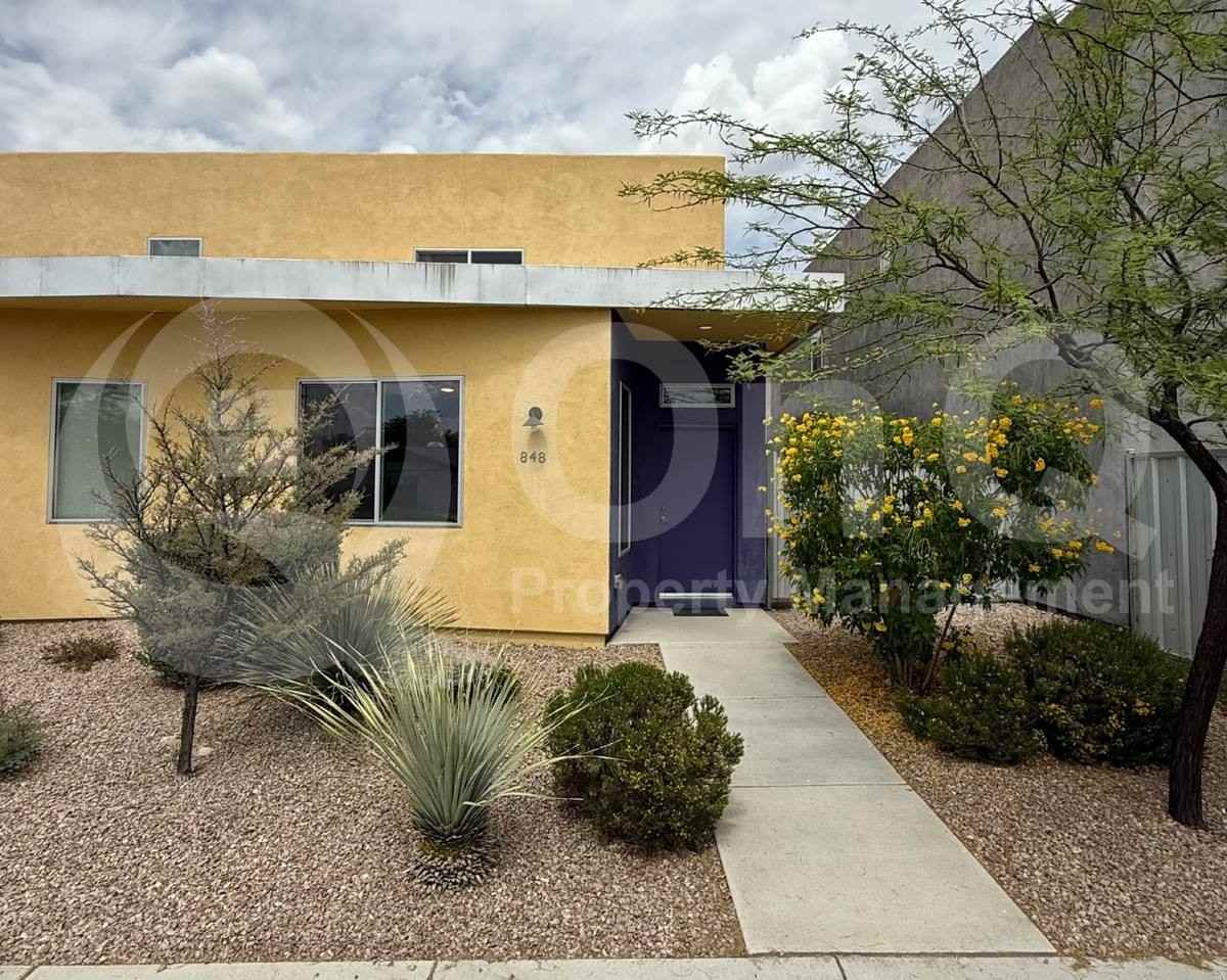 848 E Park Modern Dr - Photo 3 of 10