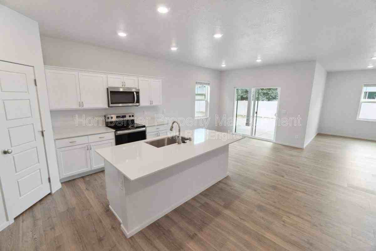 5508 W Jamestown Ln - Photo 2 of 9