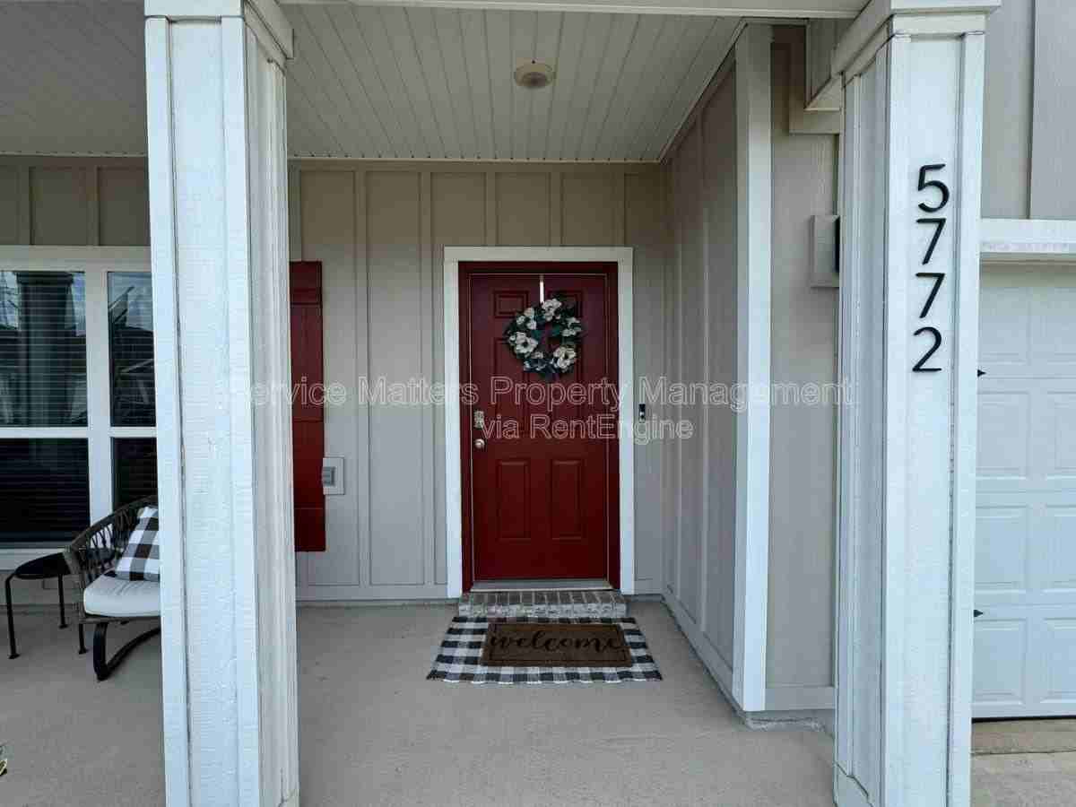 5772 Danbury Blvd - Photo 3 of 10