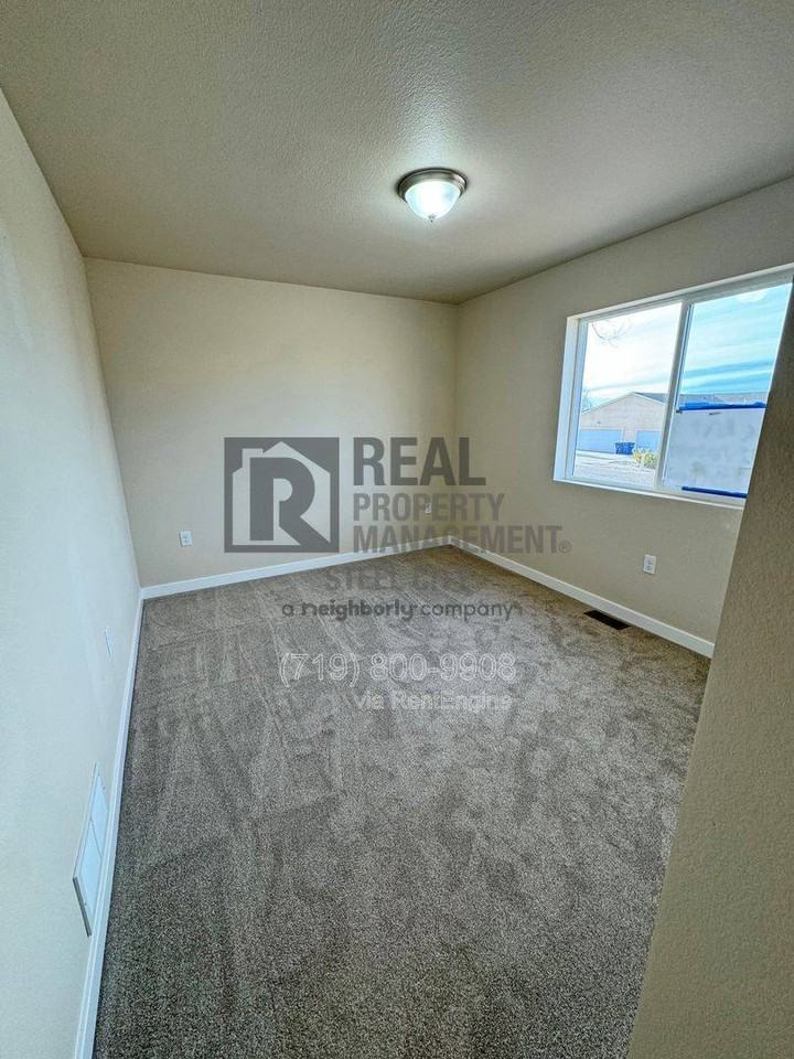 223 W Harmony Dr #A - Photo 3 of 8