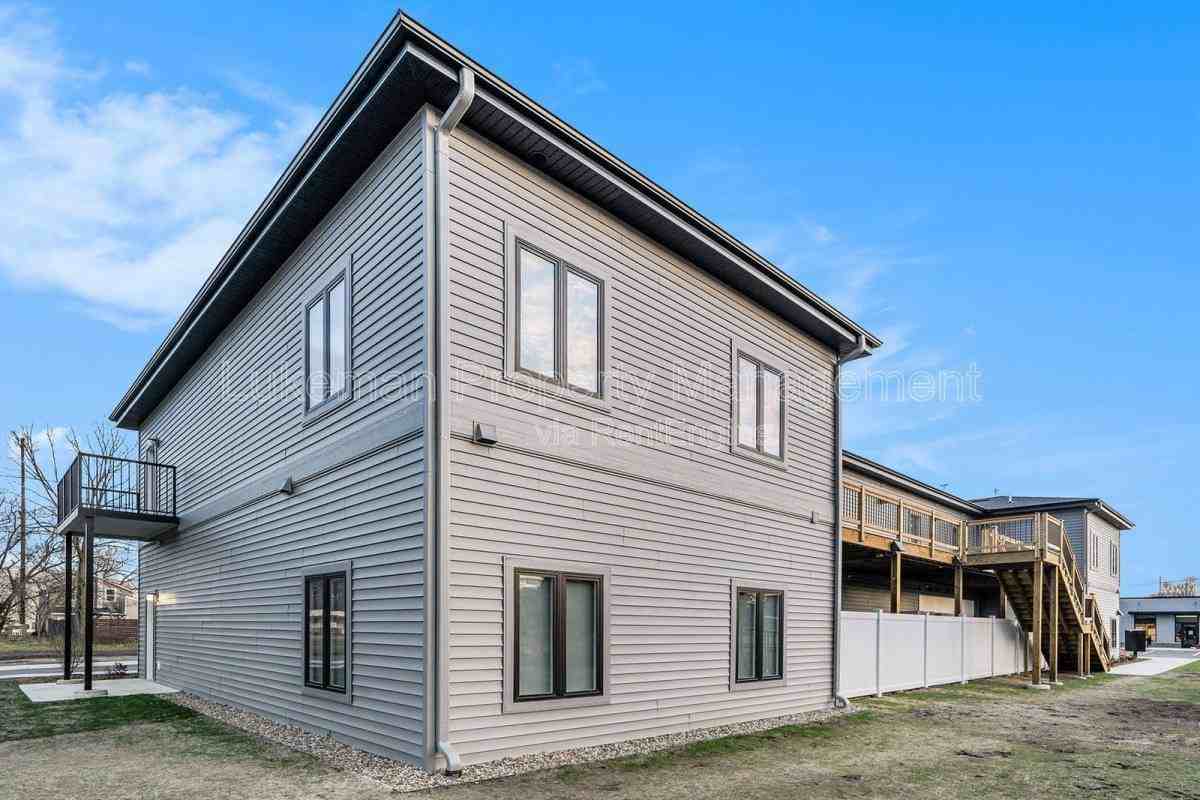 815 N Pitcher St #5 - Photo 7 of 9