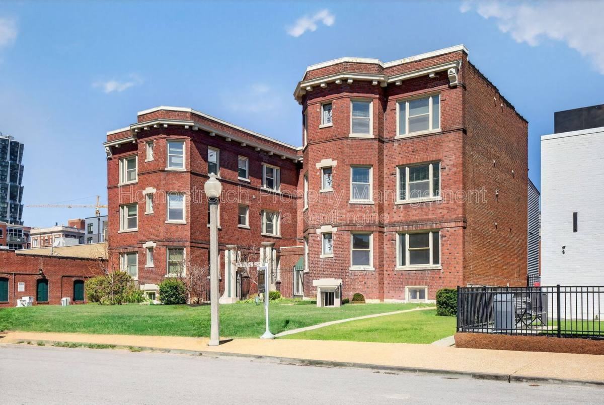 4561 Laclede Ave - Photo 2 of 8