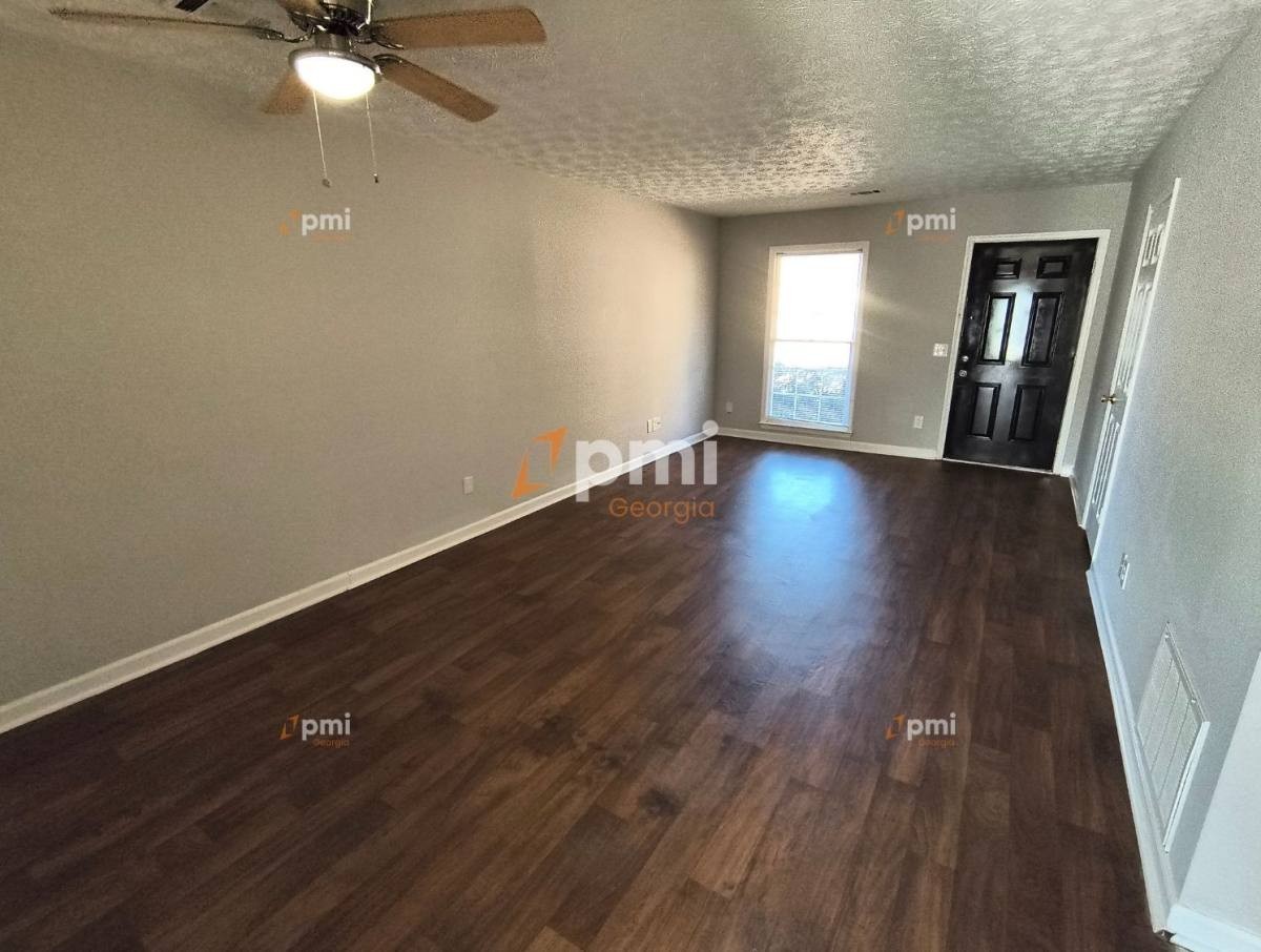 102 Peachtree Ct #A - Photo 5 of 9