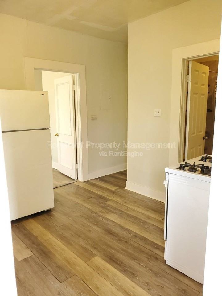 1822 N Olive St #3 - Photo 5 of 9