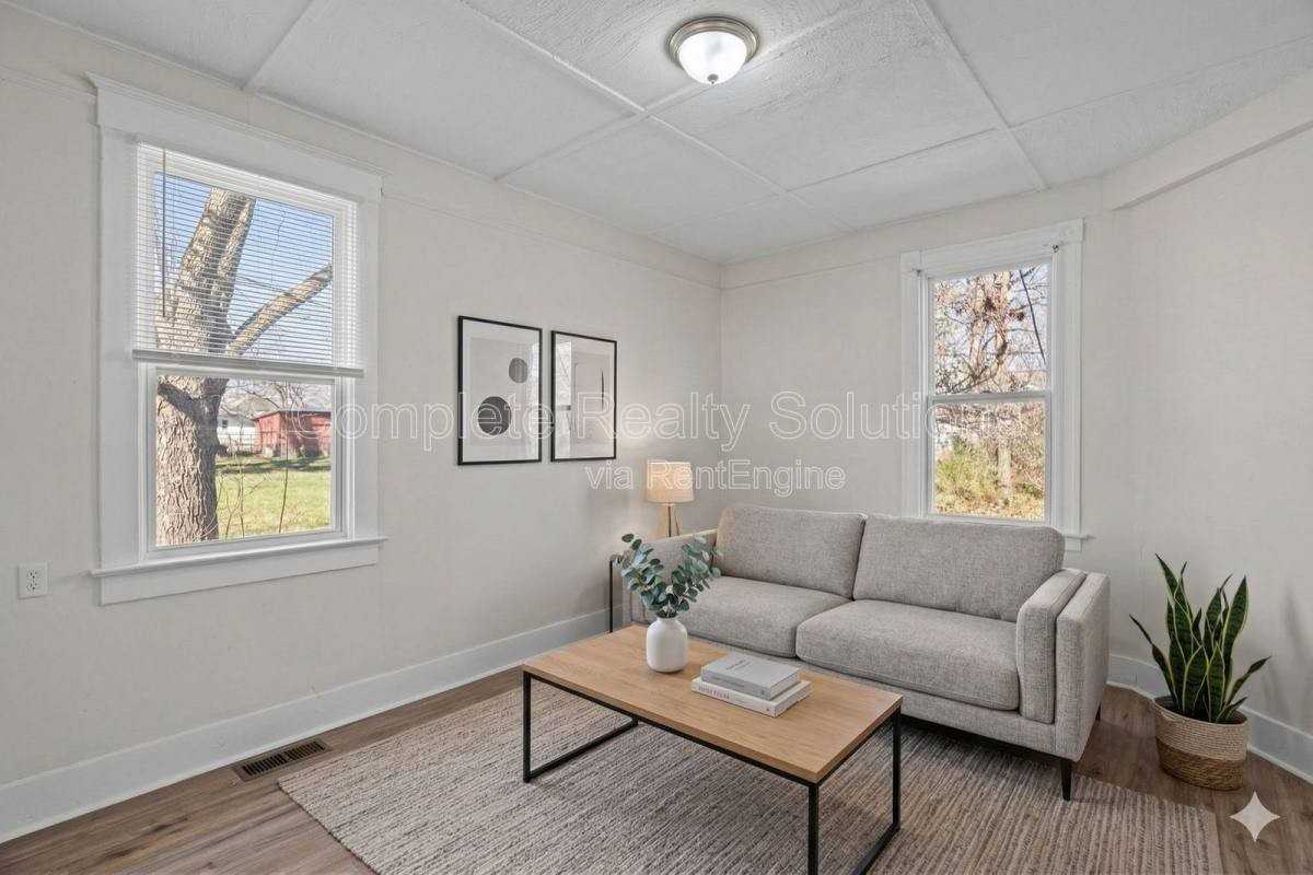 6811 Etzel Ave - Photo 2 of 7