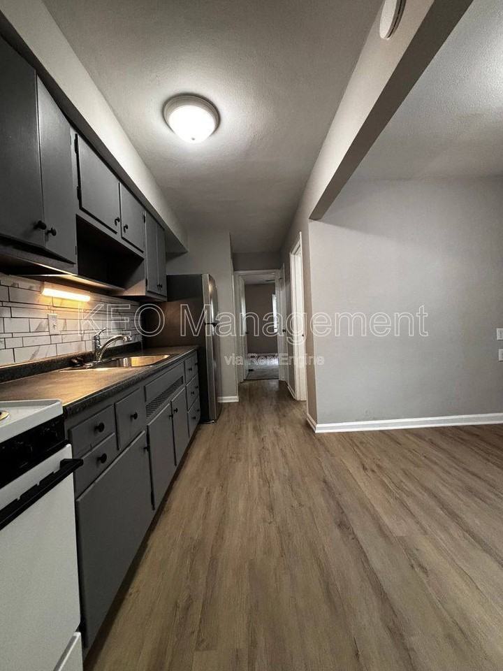 516 Chandler Dr #2 - Photo 5 of 10