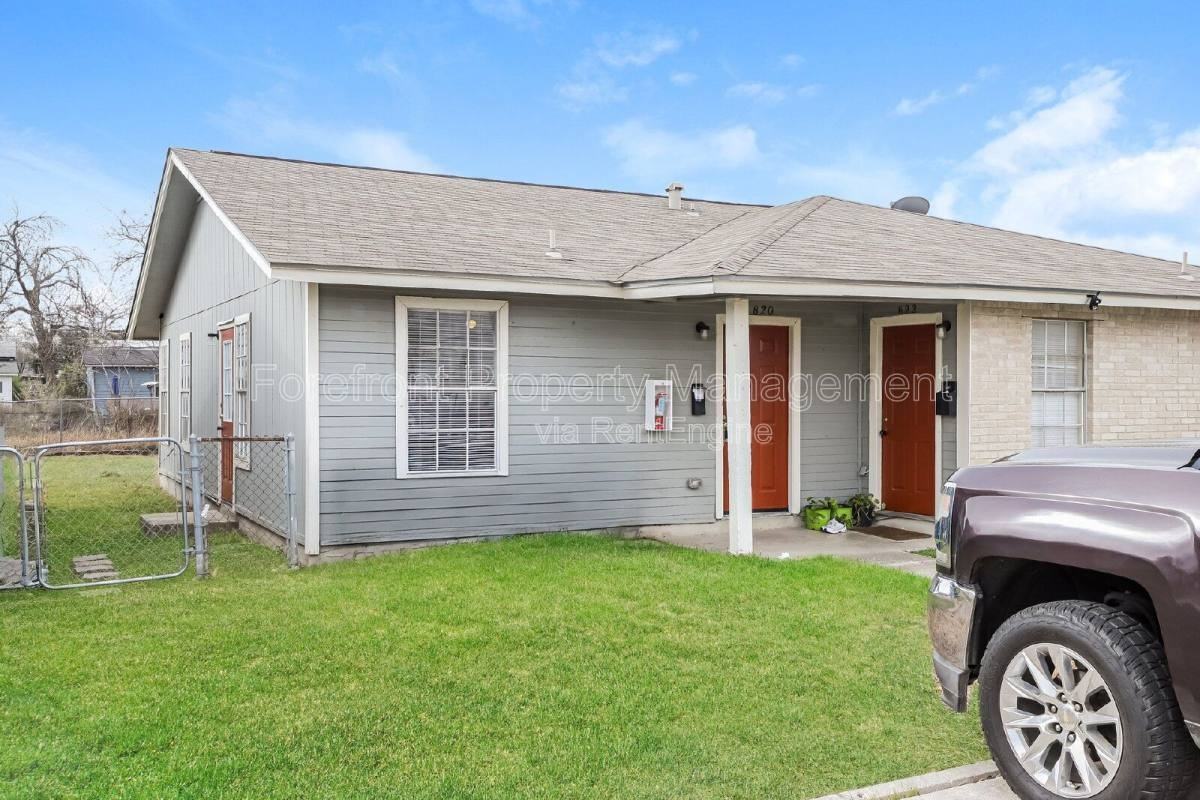 820 W Olmos Dr - Photo 2 of 10