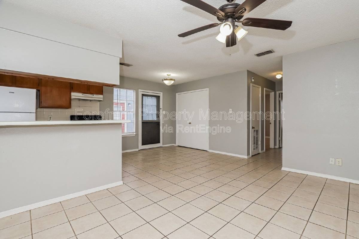 820 W Olmos Dr - Photo 4 of 10