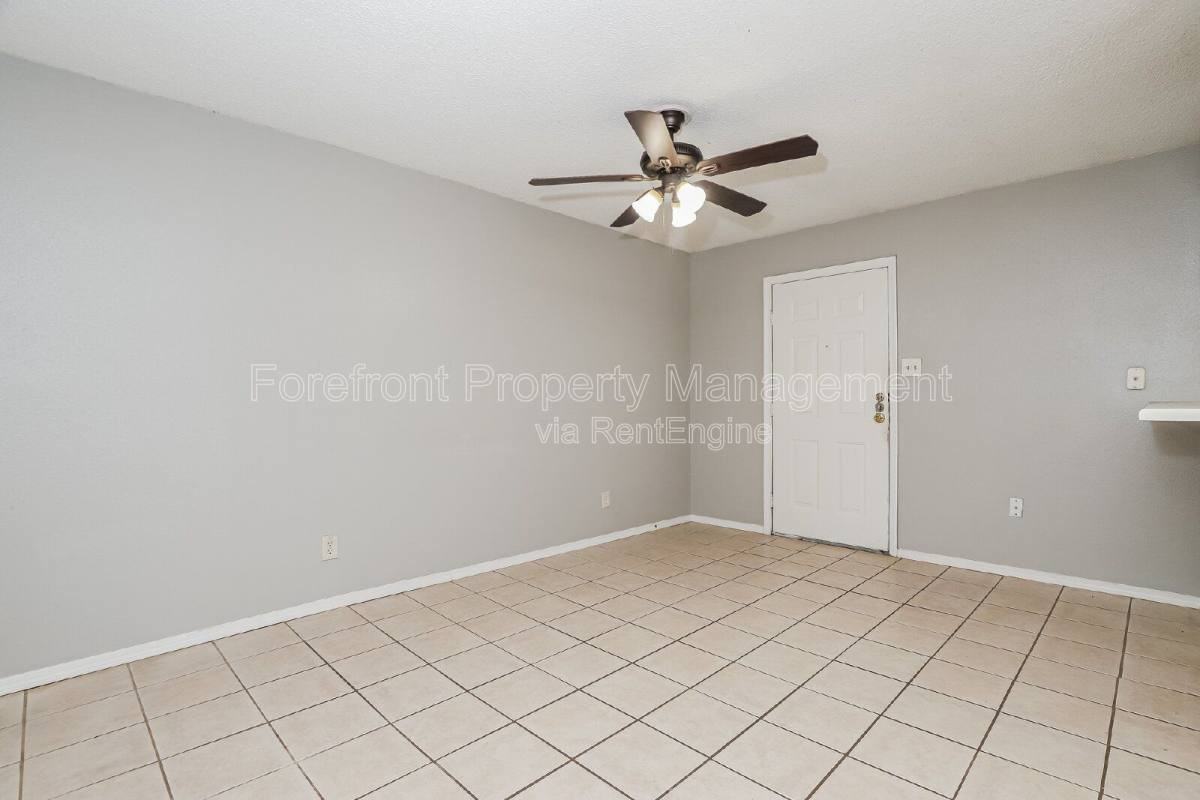 820 W Olmos Dr - Photo 5 of 10