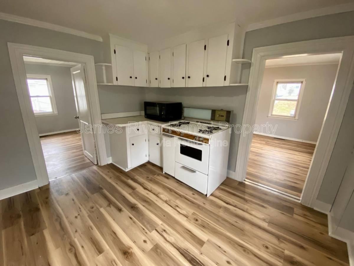 1805 Ridge Ave - Photo 3 of 8