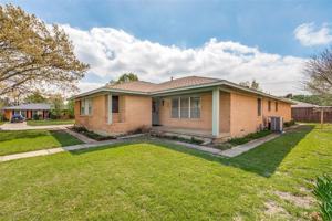 featured image of 401 Daisy Dr