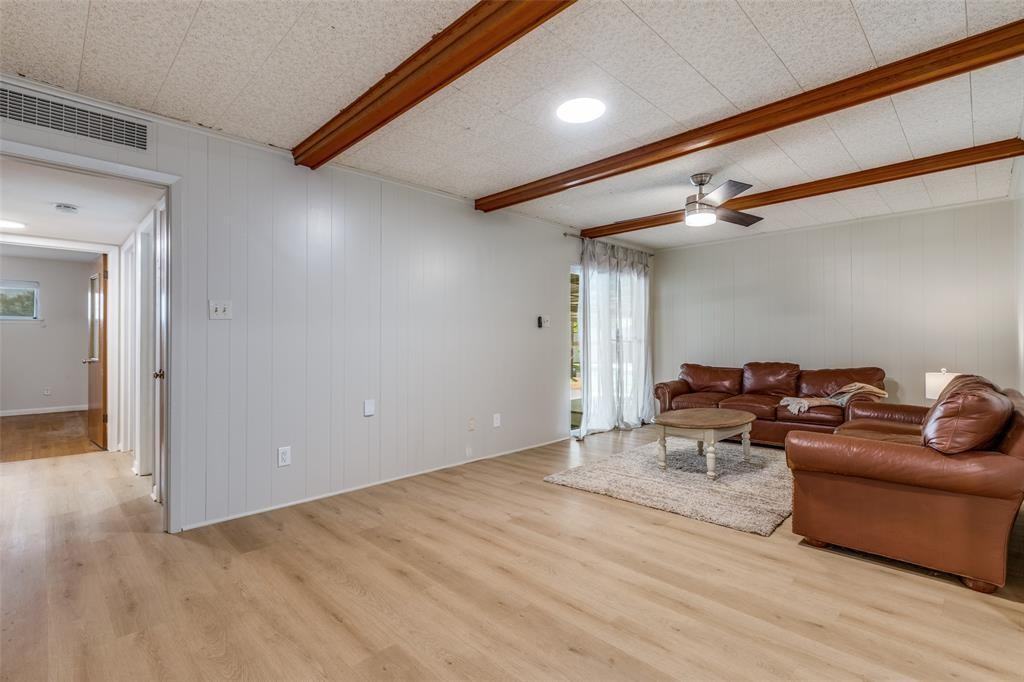 401 Daisy Dr - Photo 6 of 25