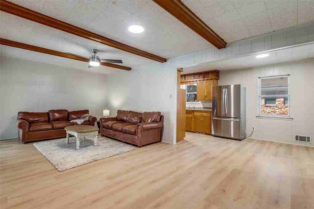 401 Daisy Dr - Photo 7 of 25