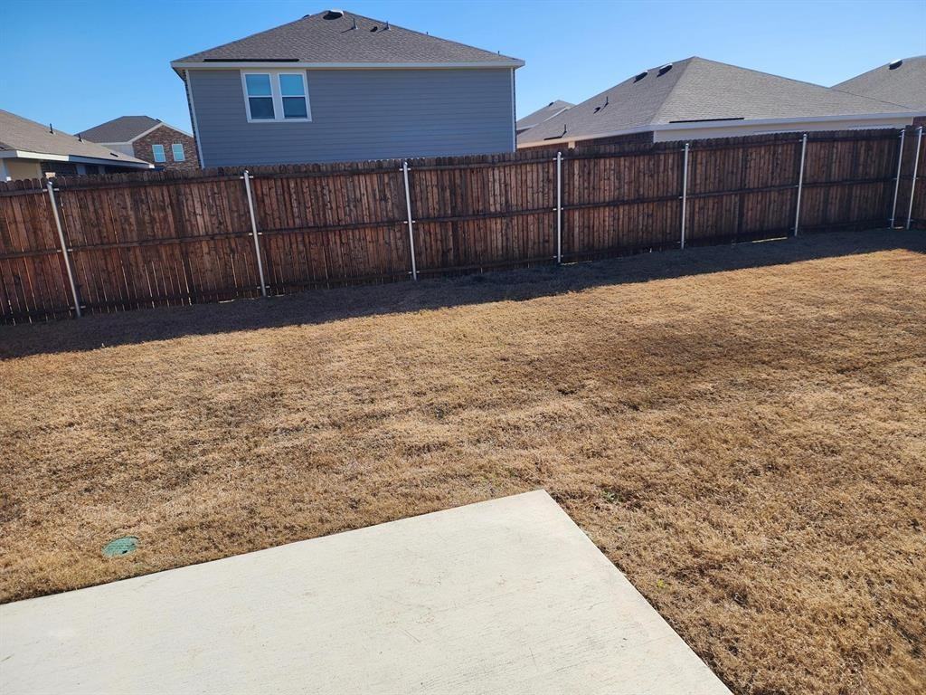 10321 Rosegreen Ln - Photo 4 of 17