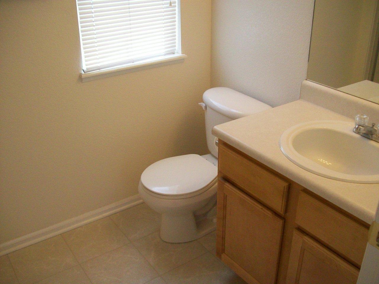 1804 Riverwalk Pkwy - Photo 3 of 12