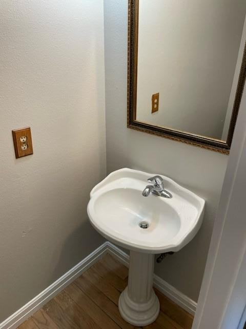 3750 Catalpa Dr - Photo 5 of 19