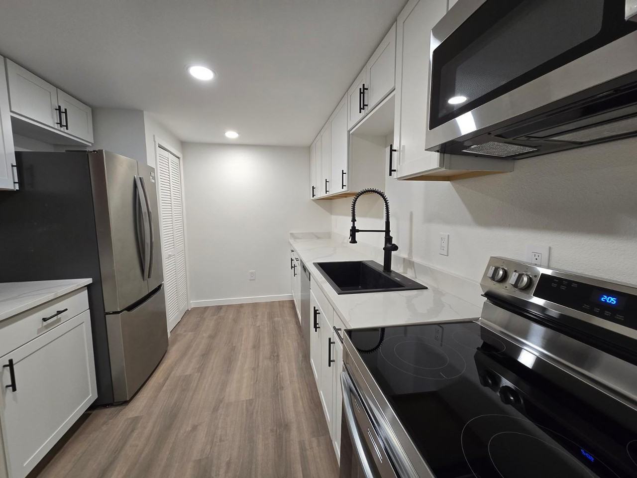 738 E Fountain Blvd #B - Photo 7 of 21