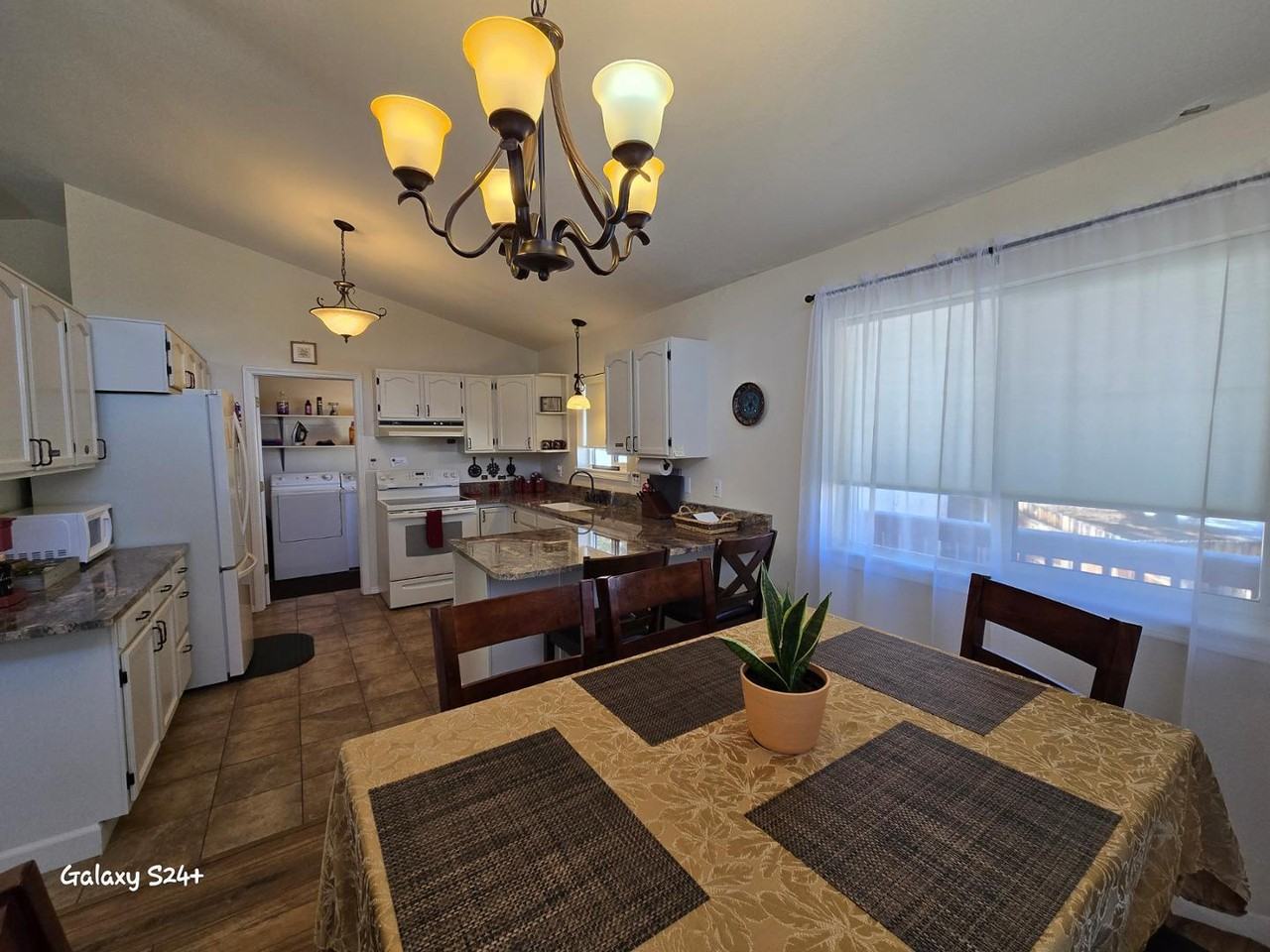 81 Loafers Ln - Photo 6 of 37