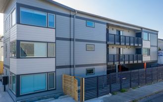 2720 Se Steele St #4 - Photo 1 of 1