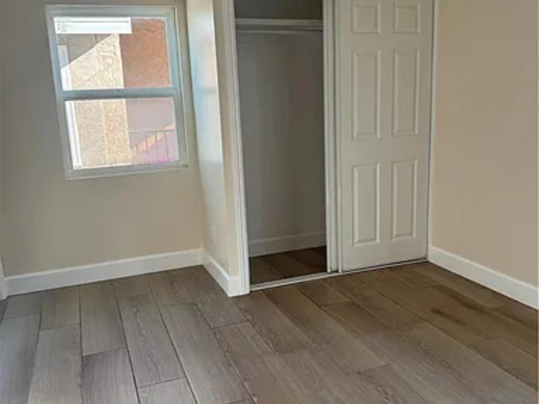 1309 W 62nd St - Photo 5 of 11
