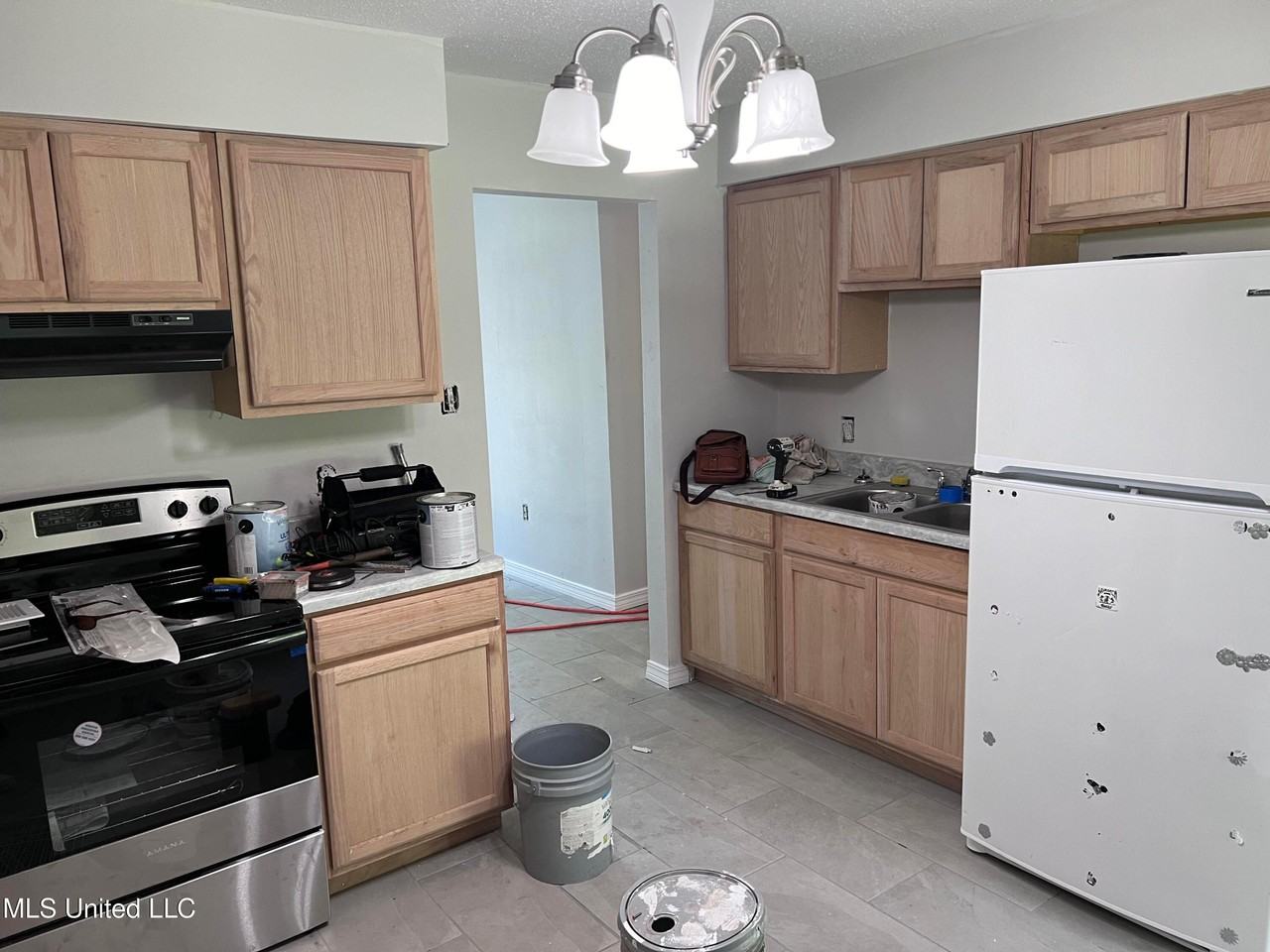 102 Carson Dr - Photo 4 of 11