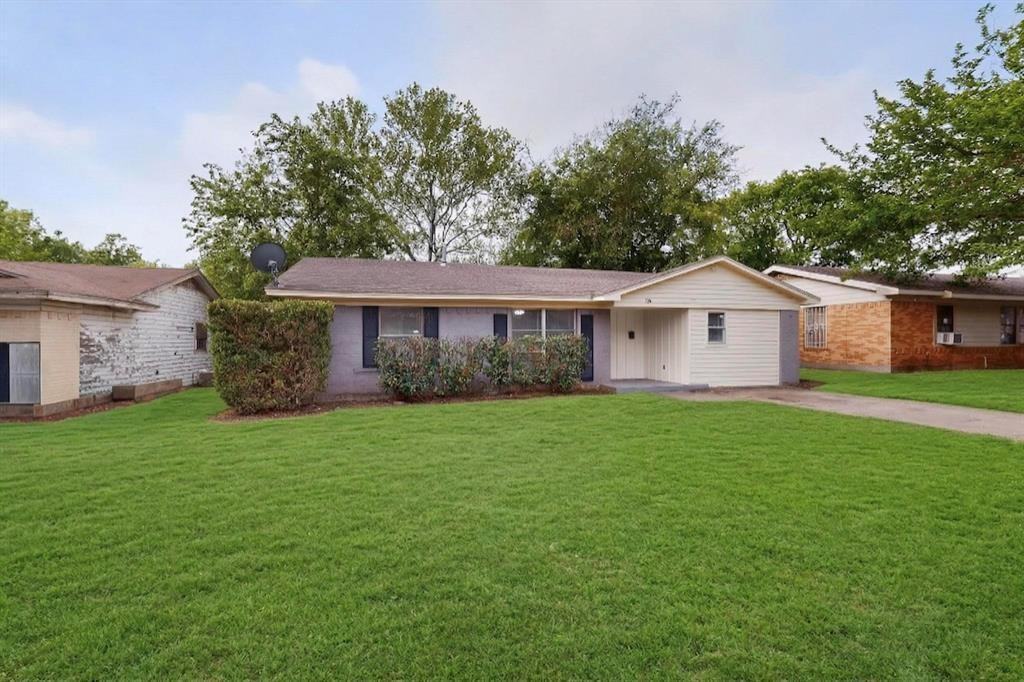 726 Jadewood Dr - Photo 4 of 36