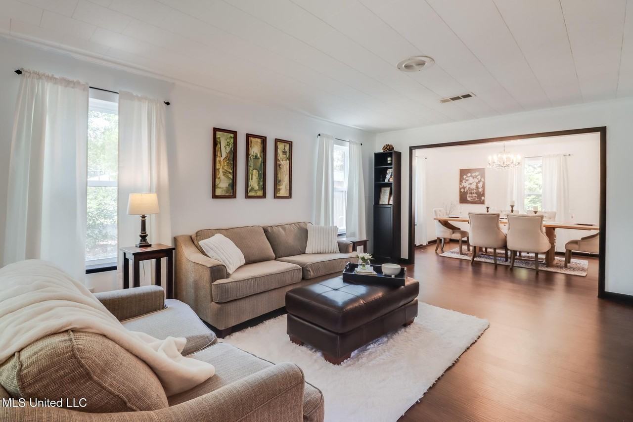 311 Westview Dr - Photo 4 of 48