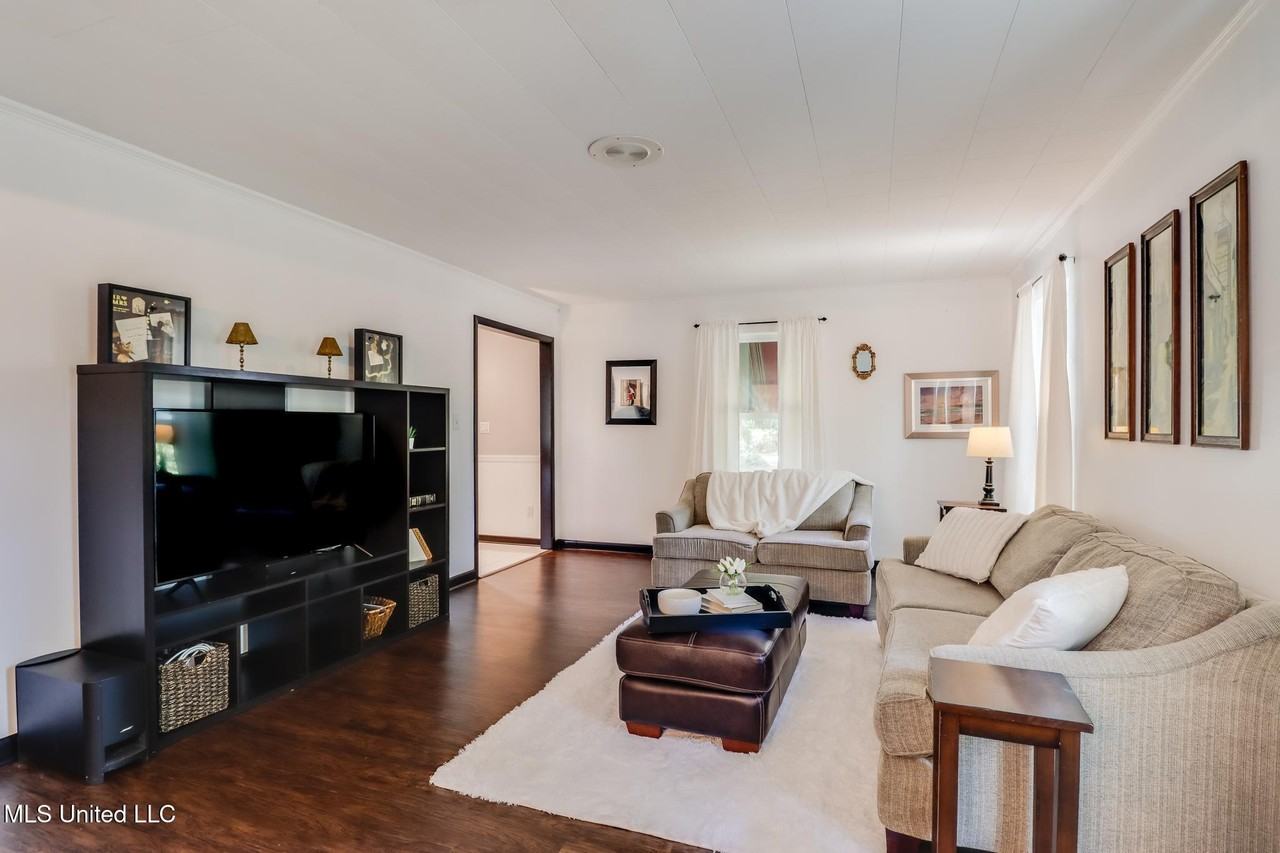 311 Westview Dr - Photo 5 of 48