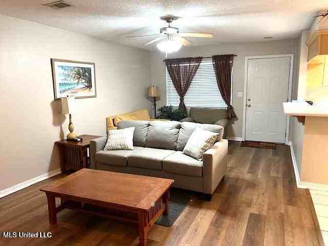 3230 Cumberland Rd - Photo 2 of 49