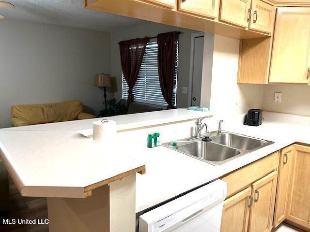 3230 Cumberland Rd - Photo 4 of 49