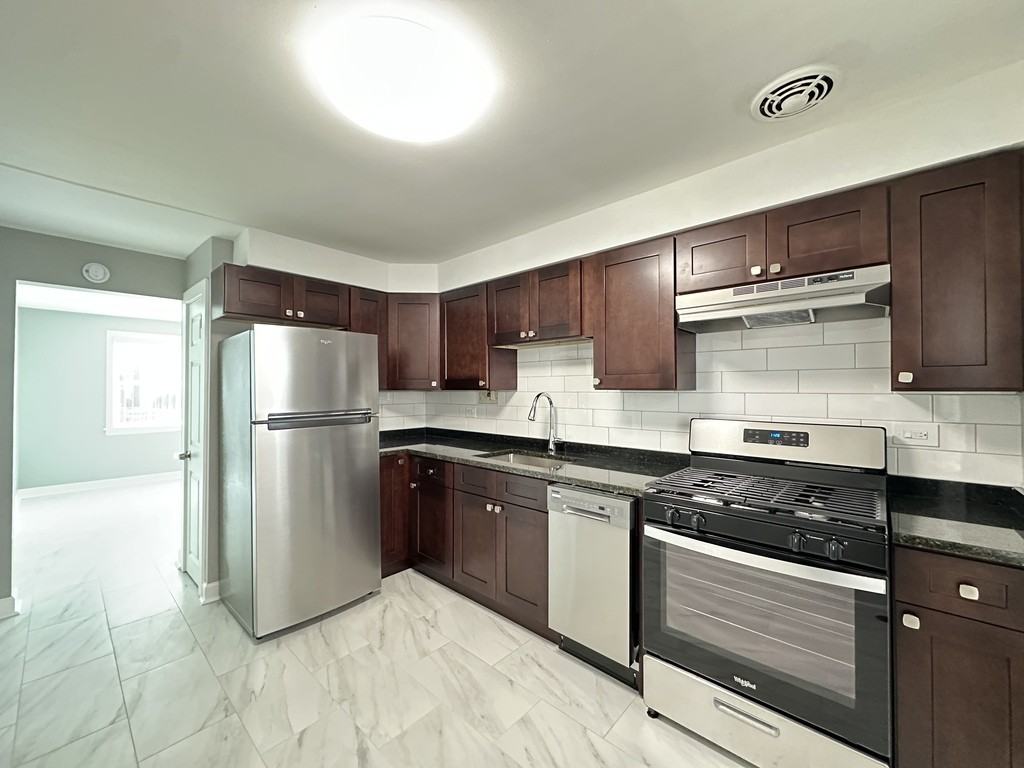 6733 N California Ave #GW - Photo 2 of 21