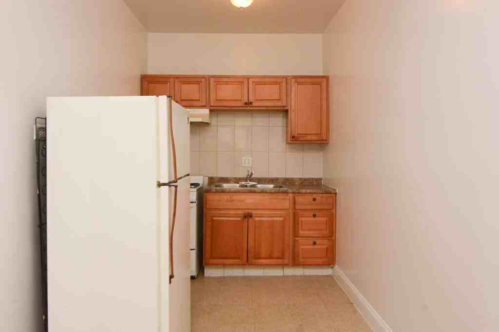 2704 N Sawyer Ave #207 - Photo 3 of 21