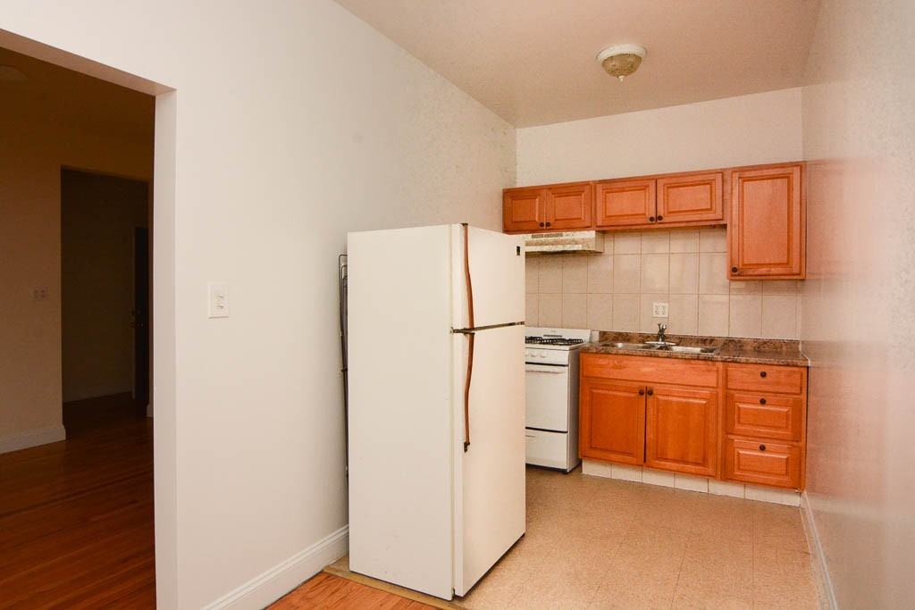 2704 N Sawyer Ave #207 - Photo 4 of 21