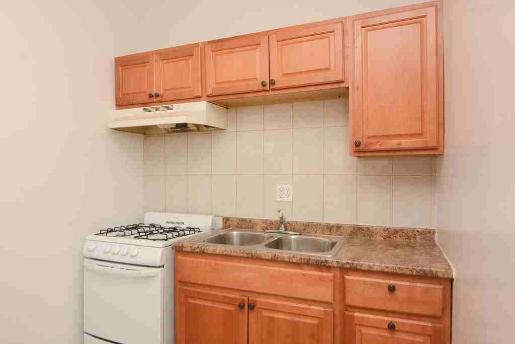 2704 N Sawyer Ave #207 - Photo 5 of 21