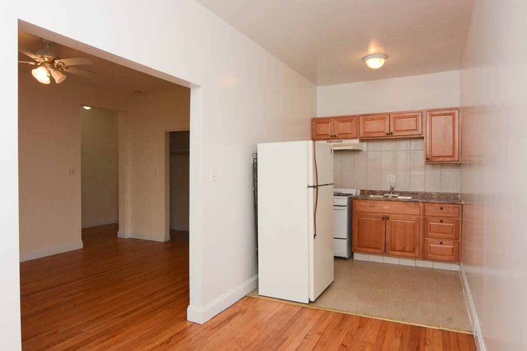 2704 N Sawyer Ave #207 - Photo 7 of 21