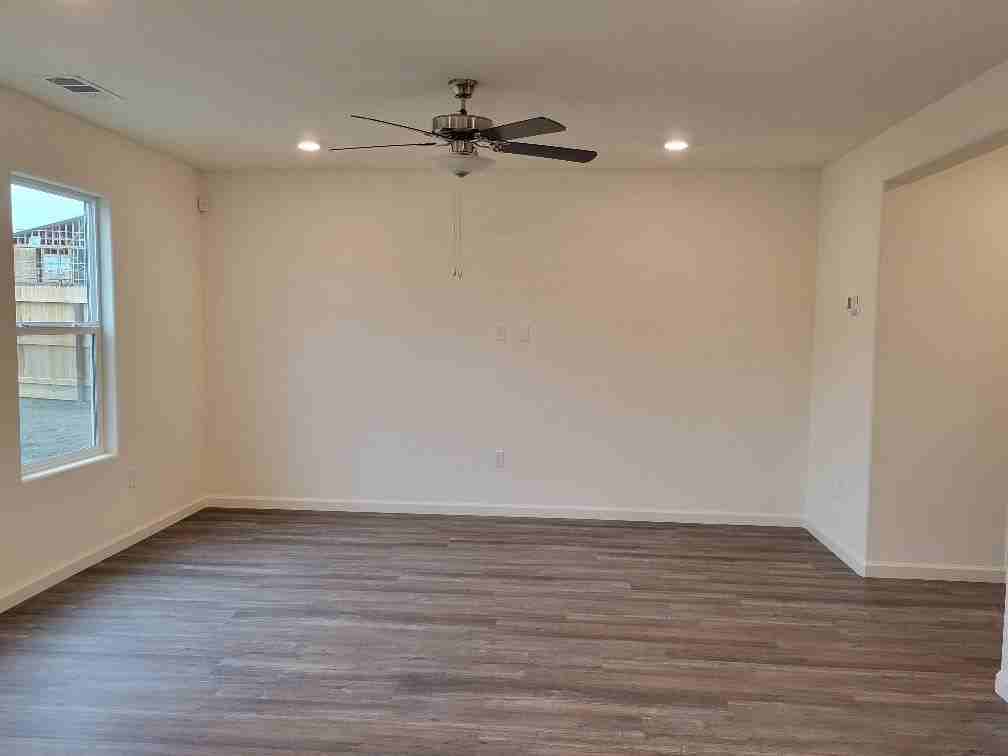 2071 Coulter Ln - Photo 3 of 13