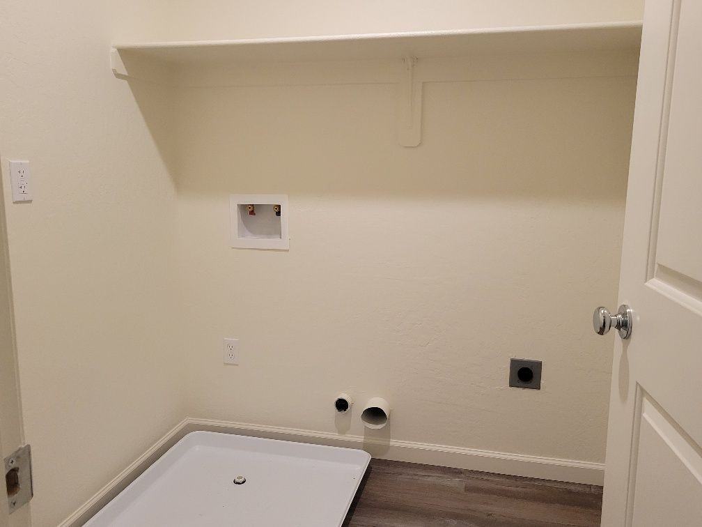 2071 Coulter Ln - Photo 6 of 13