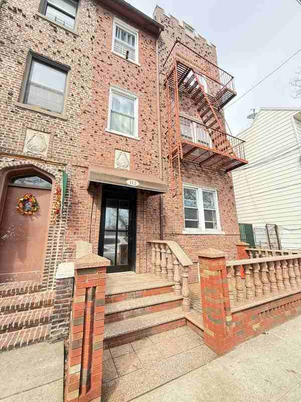 112 Gatling Pl ##1a - Photo 2 of 9