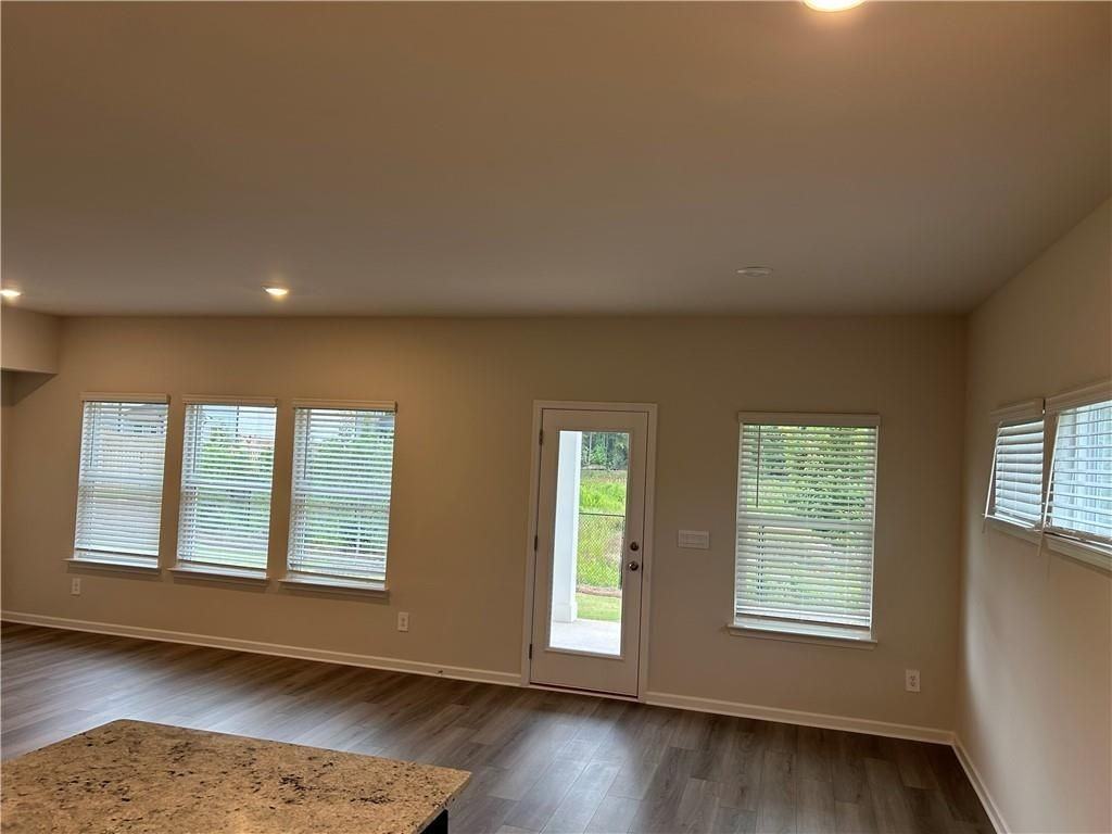 6907 Winchester Pl - Photo 7 of 20