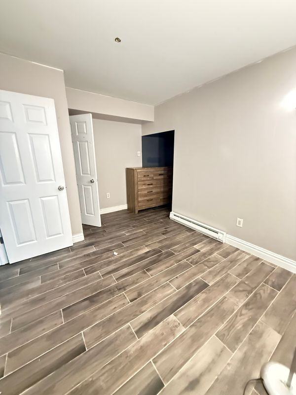 360 Netherland Ave - Photo 7 of 7