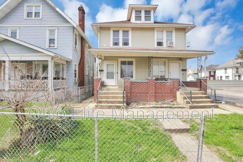 29 S Terrace Ave - Photo 3 of 32