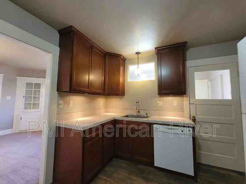 1928 El Monte Ave - Photo 4 of 13