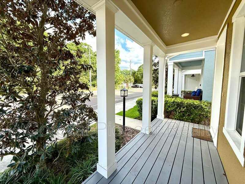 633 Jetstar Ln - Photo 3 of 31