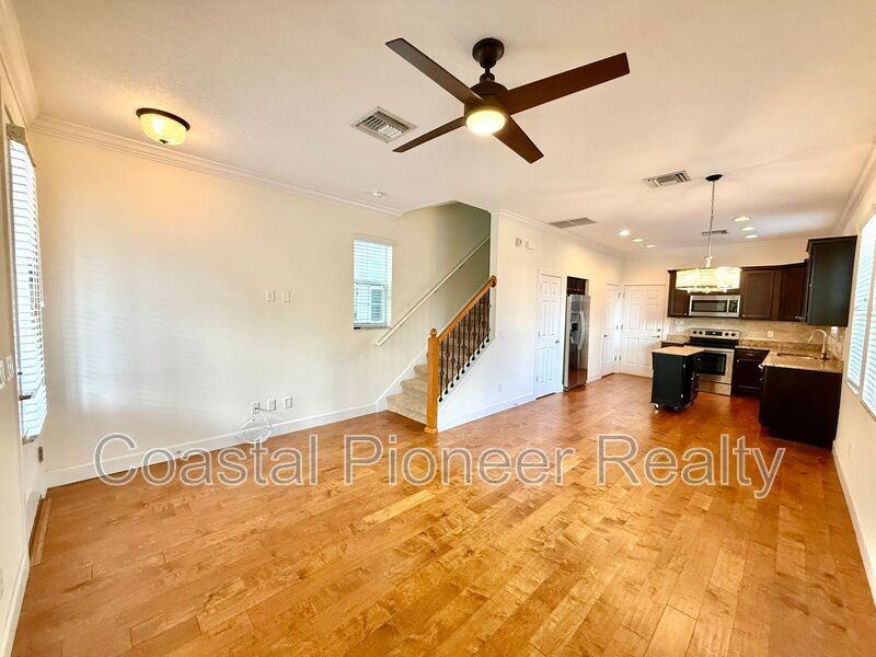 633 Jetstar Ln - Photo 5 of 31