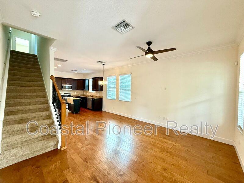 633 Jetstar Ln - Photo 6 of 31