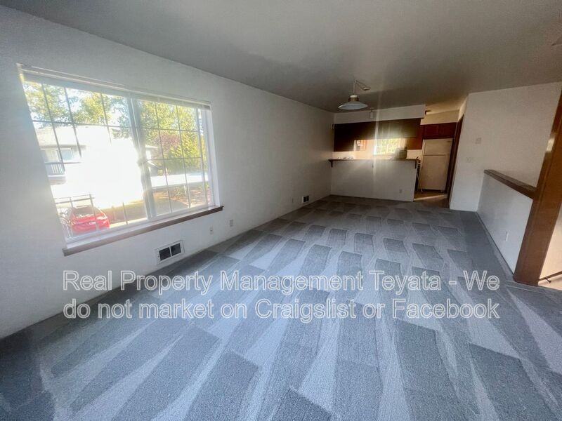 2824 Valencia St - Photo 4 of 22