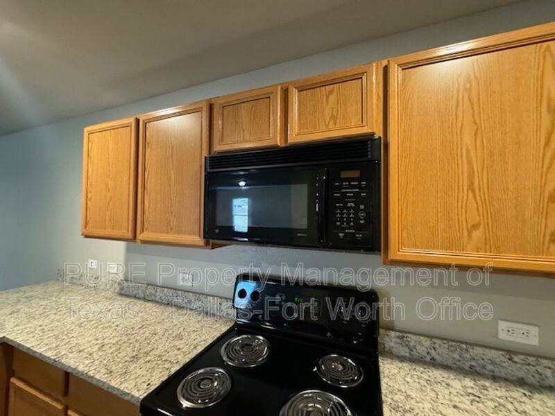 500 Brookbank Dr - Photo 5 of 19